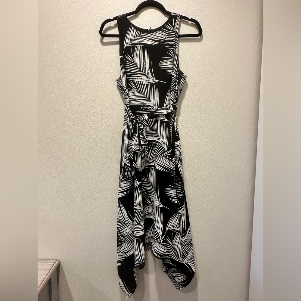 Karen Kane Handkerchief Hem Dress Small